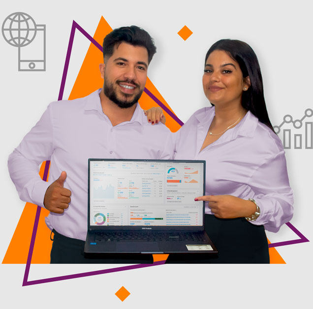 lia y david en posando con una laptop con el dashboard de markeing en su agencia de marketing digital